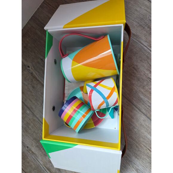 Lovevery Pinkies Up Picnic Set Tea Set - Picture 5 of 6